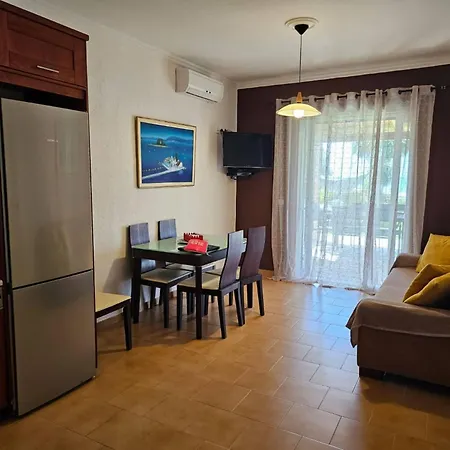 Feriehus Corfu Menigos *